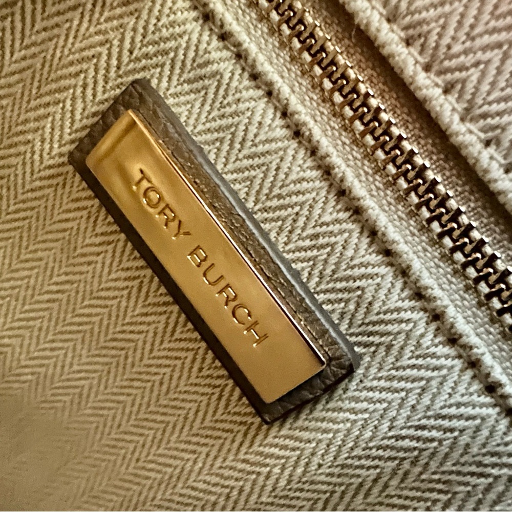 Tory Burch Gray Pebbled Leather Crossbody Purse - Picture 5 of 7